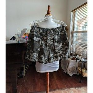 Michael g camo shorts  Sz 13